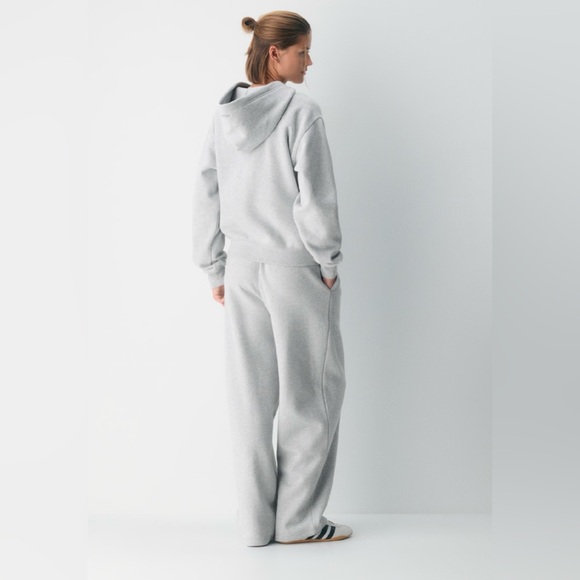 Aritzia / TNA Grey Zip Hoodie - Picture 11 of 11